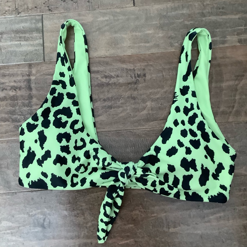 SIZAFUL Lime Green W/ Black Swim Top, Size 4